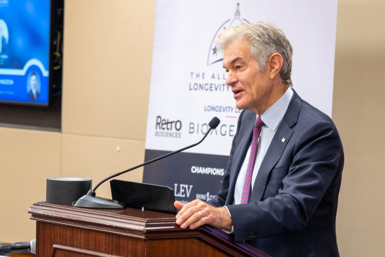 Dr. Mehmet Oz, ředitel federálního programu zdravotního pojištění